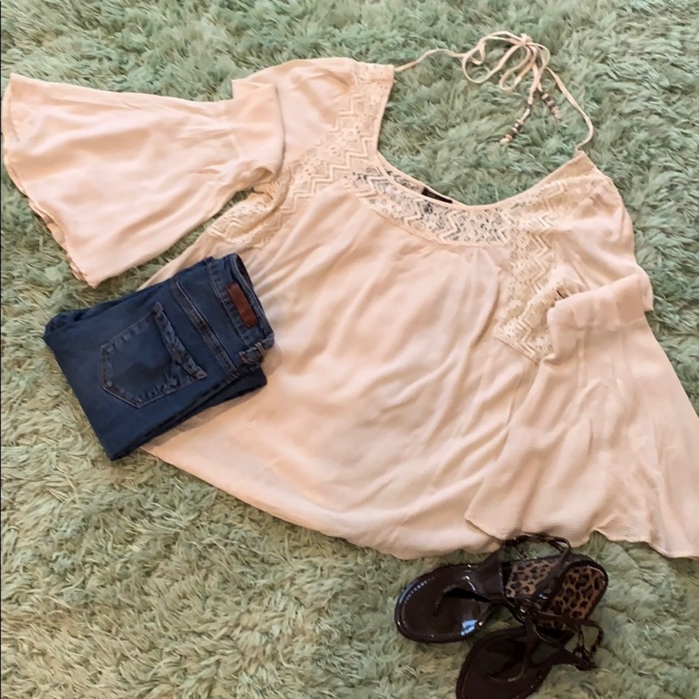 Cupid long sleeve shirt w/lace accents